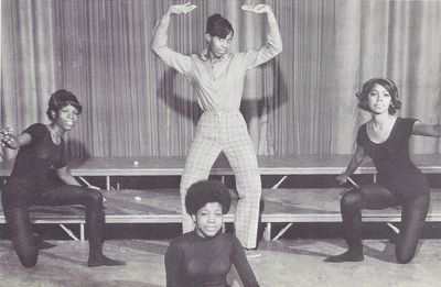 Thumb_chaz_moderndance_2