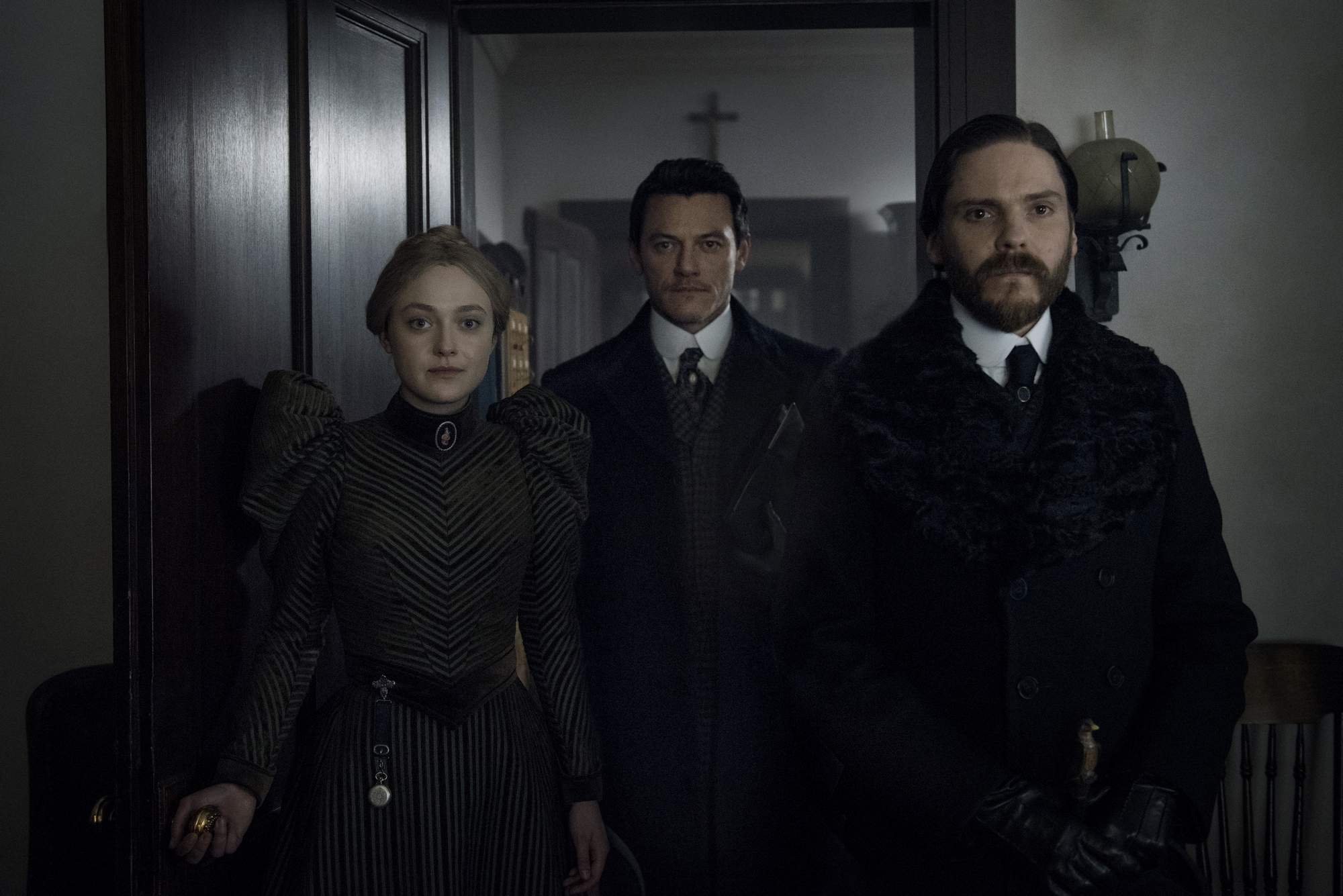 Tnt S The Alienist Explores Criminal Minds Of The 19th Century Tv Streaming Roger Ebert