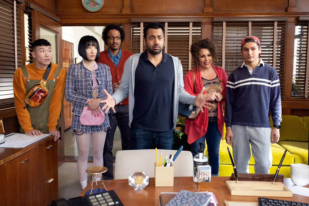 Tv Review Two New Sitcoms Fit The Nbc Thursday Night Mold Tv Streaming Roger Ebert