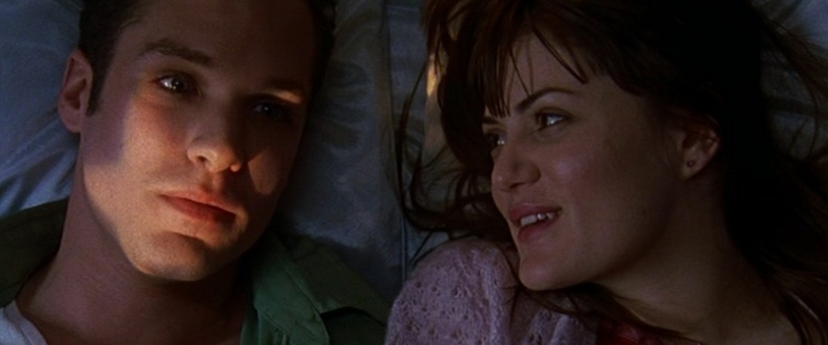 Kwik Stop movie review & film summary (2002) Roger Ebert