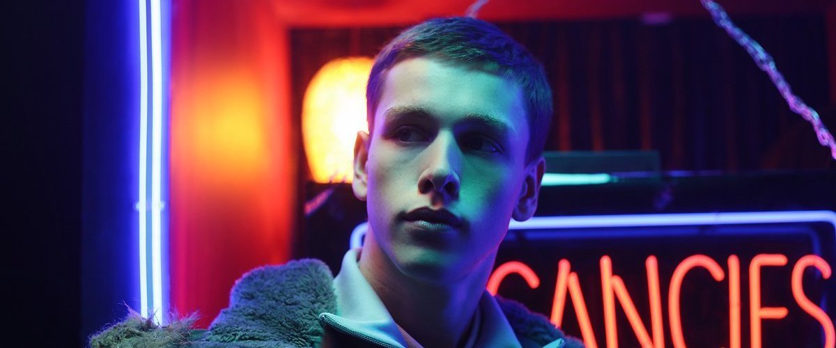 Postcards from London movie review (2018) Roger Ebert